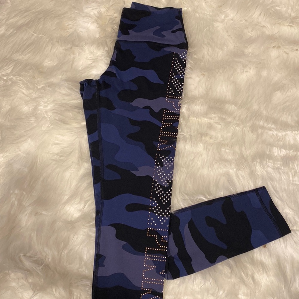 VS yoga pants
